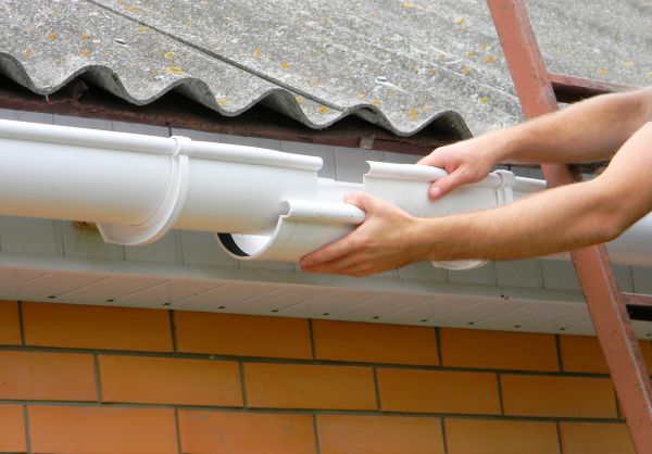 Gutter Hanging in Pinehurst